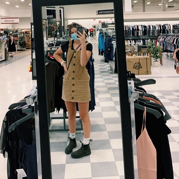 cutest corduroy overall dress/skirt 🤎🤎 - Picture 3 of 3